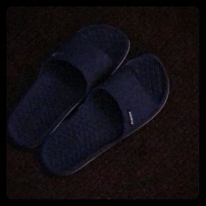Slides super comfy brand new